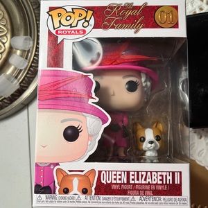 Funko Pop Royals #01 Queen Elizabeth II w/ Corgi dog